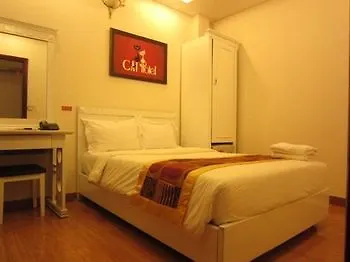 Scat Hotel- New World Ben Thanh Хошимин